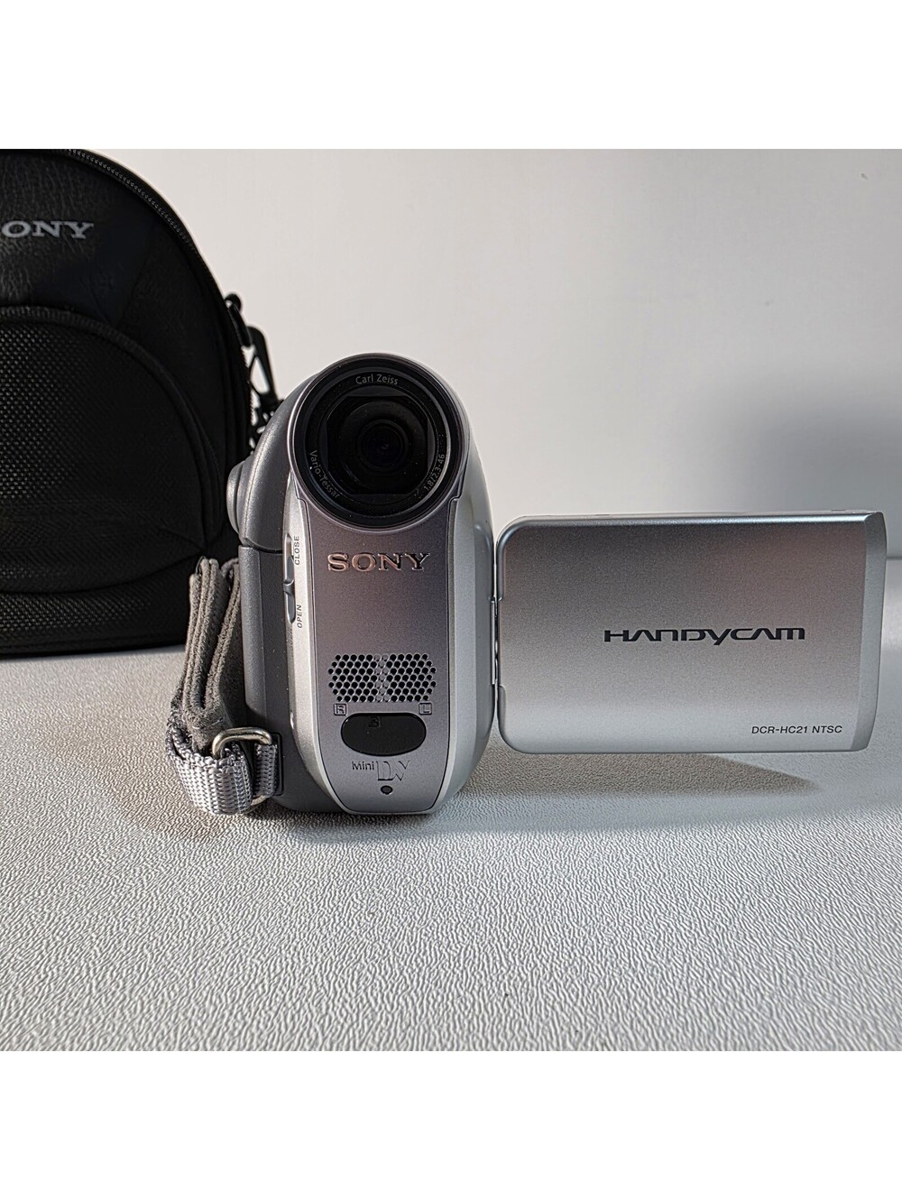 Sony DCR-HC21 MiniDV Handycam Digital Video Camera Recorder,Tested New Tape